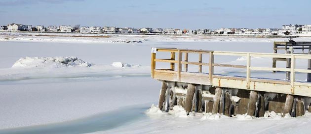 Snow in Bay Park Marina in Avalon